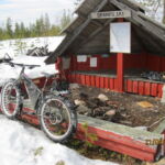 Tälläinen pyörä oli pääsiäisen aikana liikkeellä kyläseuran maastossa.